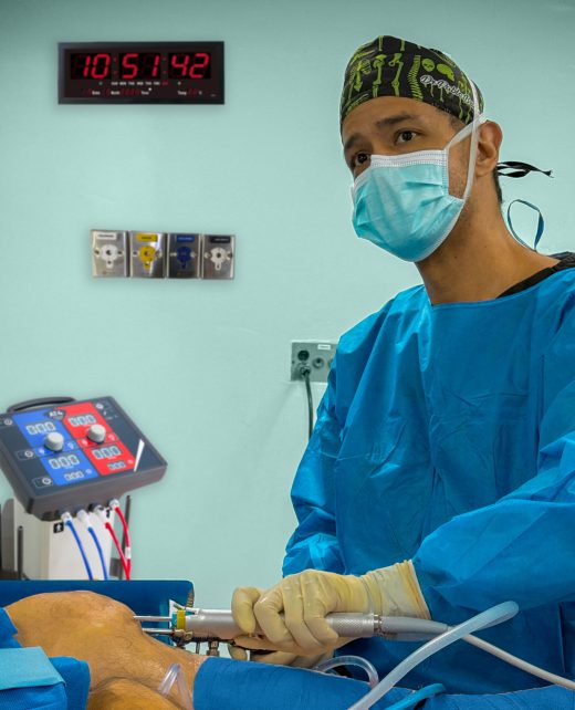 Cirugía de artroscopia avanzada para reparación de meniscos realizada por el Dr. Pablo Briceño en Caracas.